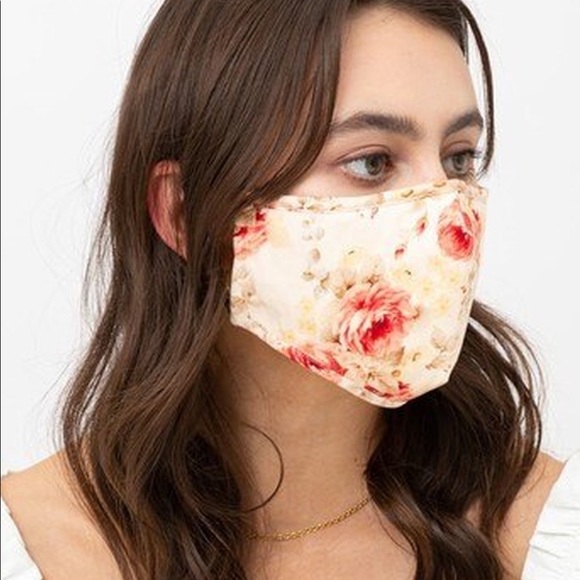 USA Accessories - 🆑 Floral Face Mask with Built In Filter/Nose Bar